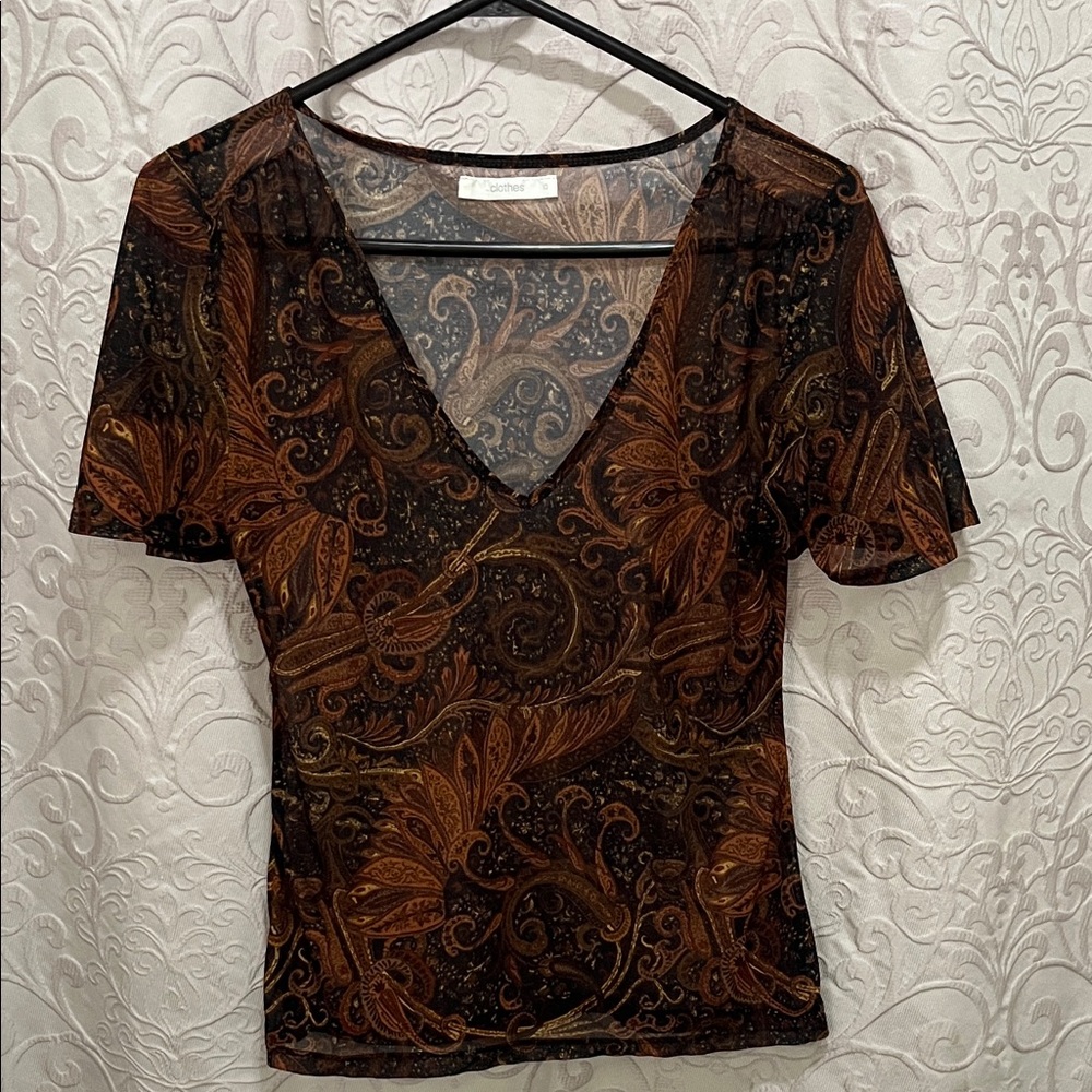 Chic Brown Paisley V-Neck Top